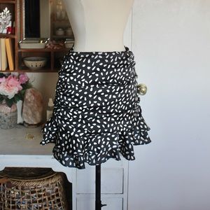 Black and white mini skirt